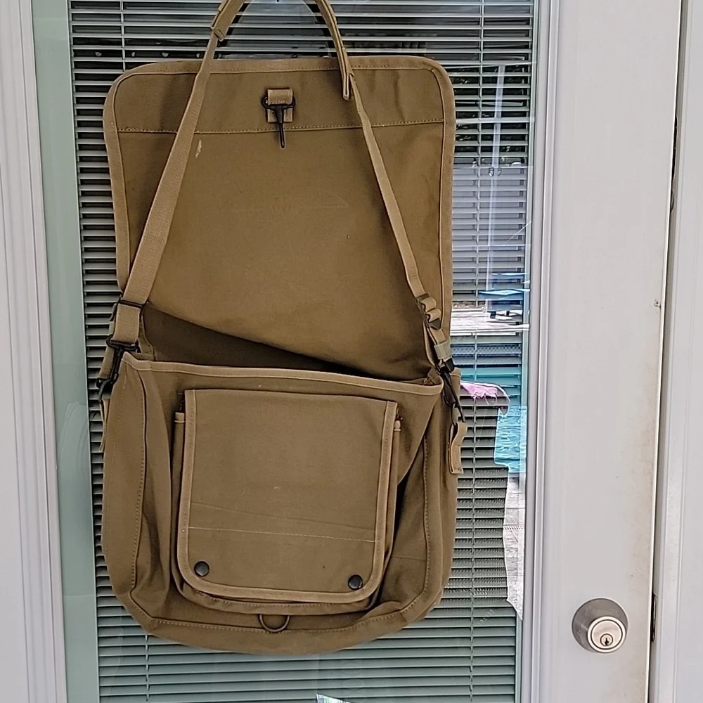 Banana Republic Heavy Canvas Paratrooper Messenger Bag